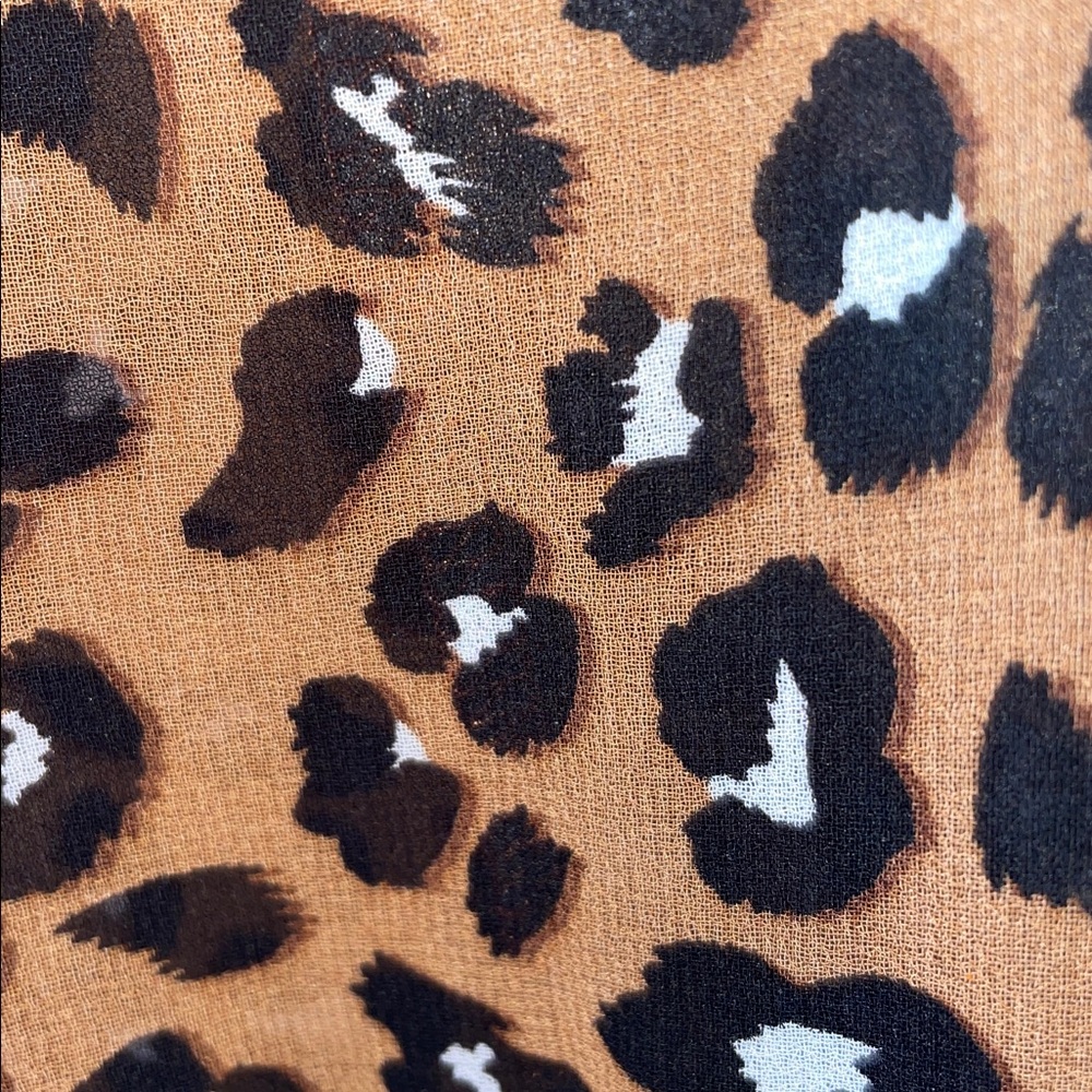 Leopard Print Tie-Front Blouse ๐๐ค - Picture 5 of 16